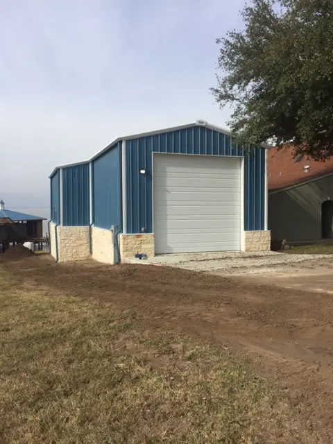Lake Livingston Waterfront Garage & Workshop photo 7