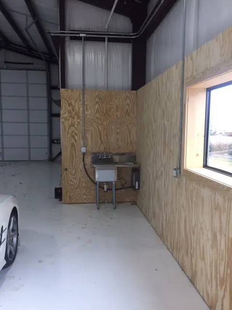 Lake Livingston Waterfront Garage & Workshop photo 5